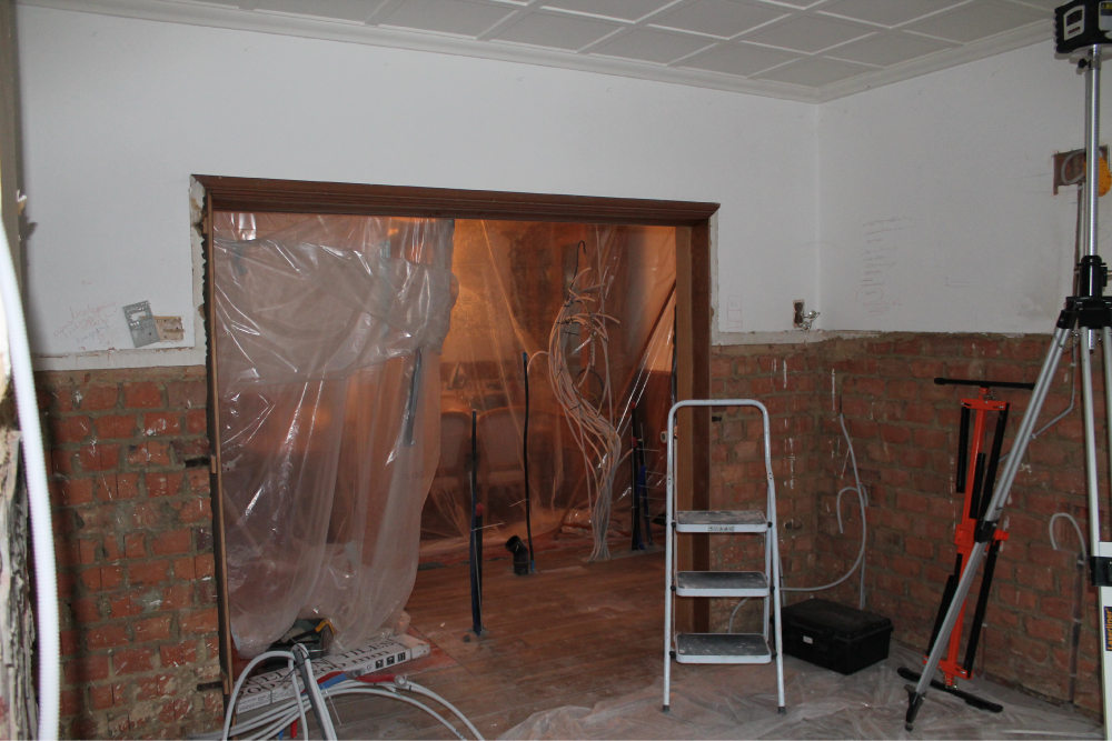 Kapsalon - spiegelwand met LED-verlichting